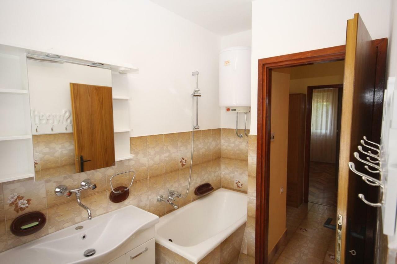 Two Bedroom Apartment, Nice Neighborhood, Free Parking, Wifi PUY 외부 사진