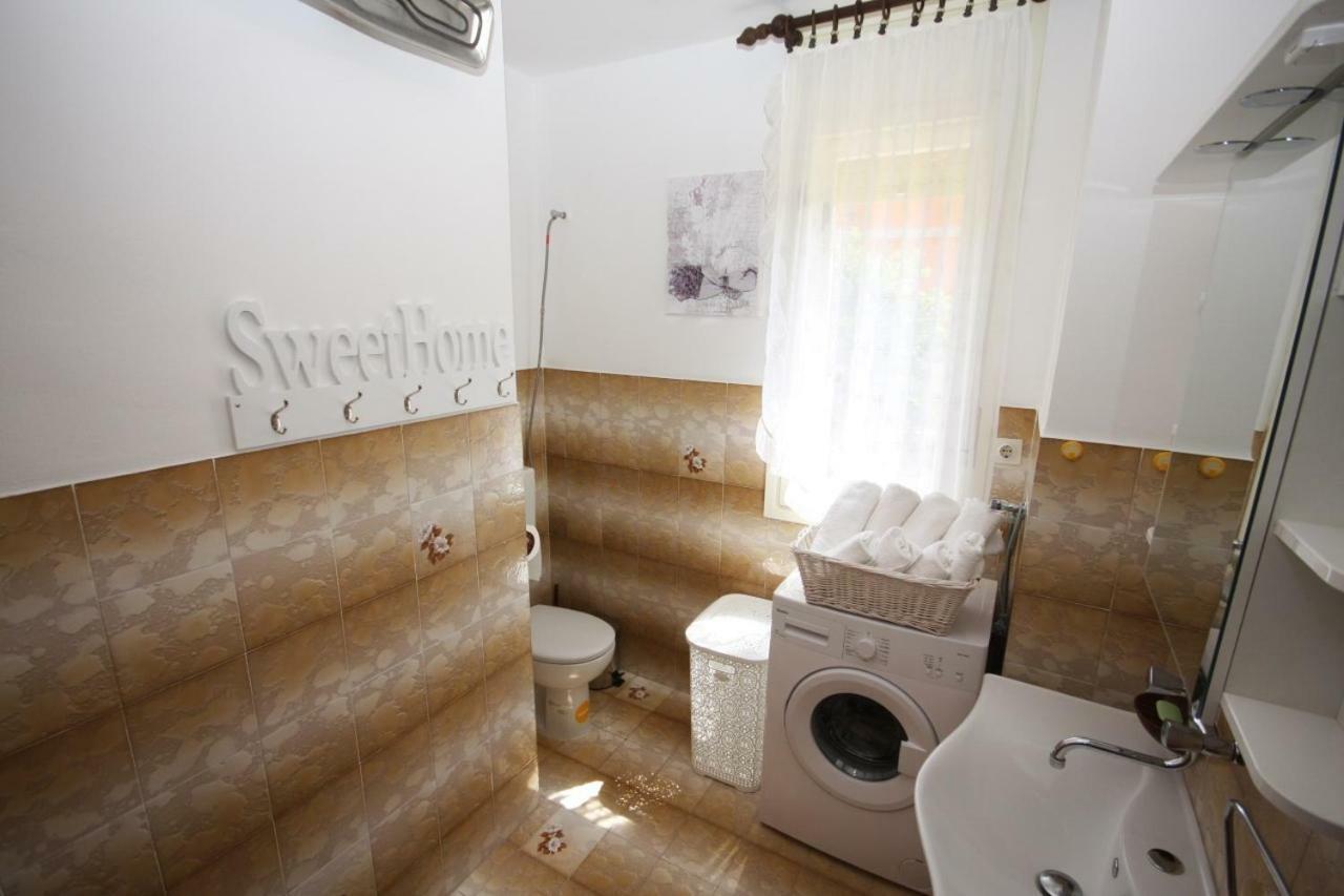 Two Bedroom Apartment, Nice Neighborhood, Free Parking, Wifi PUY 외부 사진