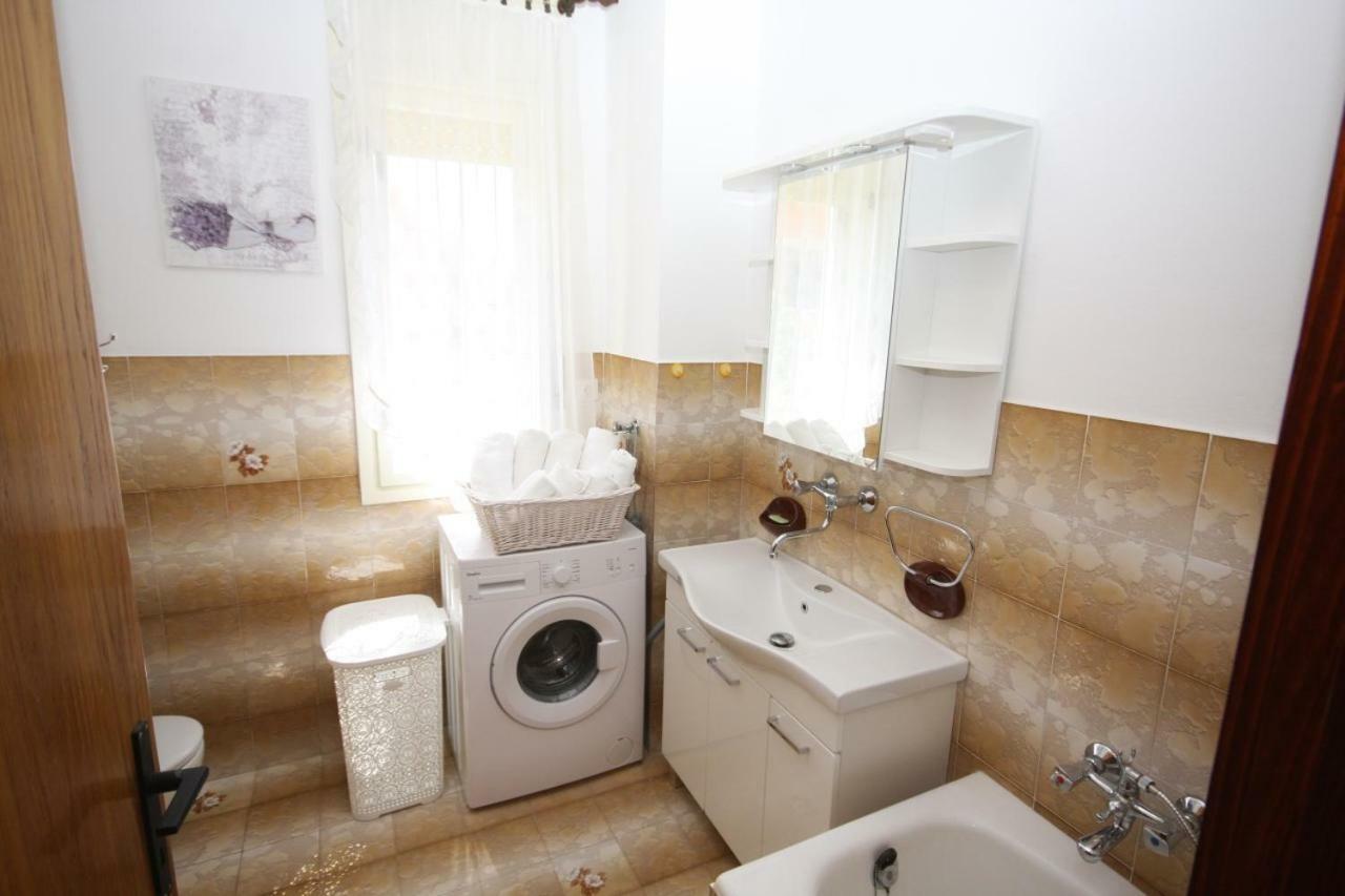 Two Bedroom Apartment, Nice Neighborhood, Free Parking, Wifi PUY 외부 사진