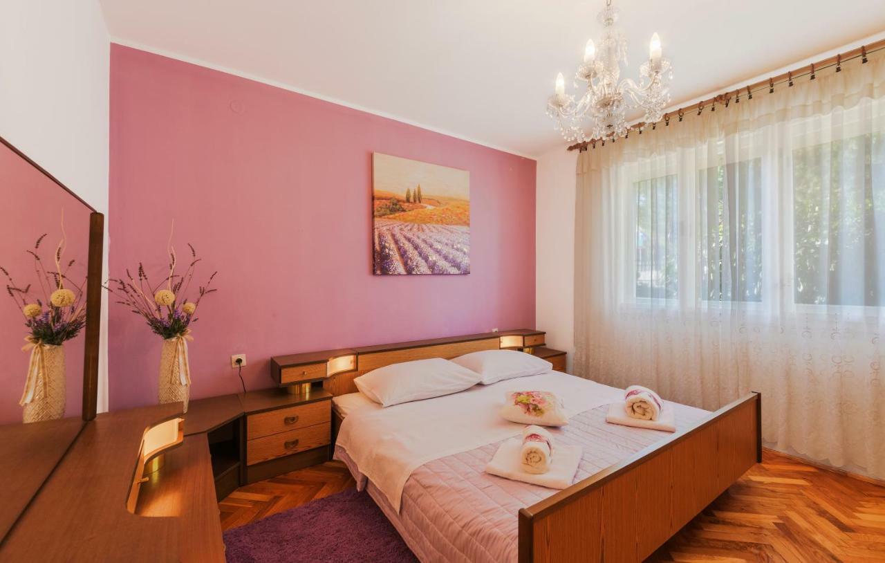 Two Bedroom Apartment, Nice Neighborhood, Free Parking, Wifi PUY 외부 사진