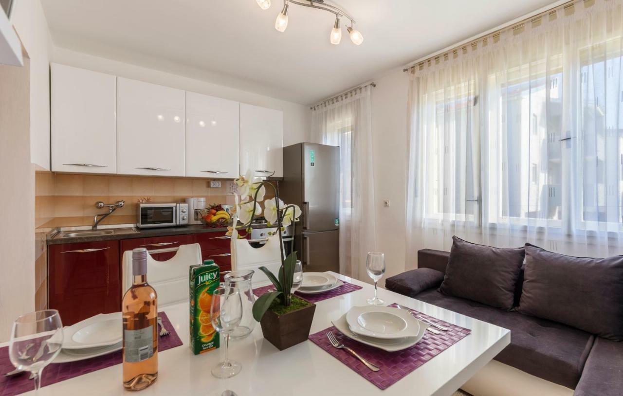 Two Bedroom Apartment, Nice Neighborhood, Free Parking, Wifi PUY 외부 사진