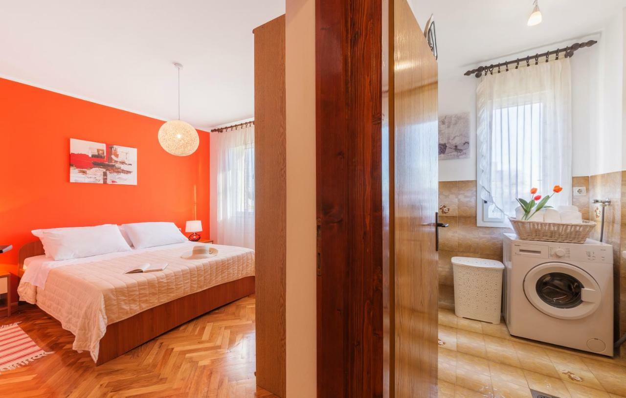 Two Bedroom Apartment, Nice Neighborhood, Free Parking, Wifi PUY 외부 사진