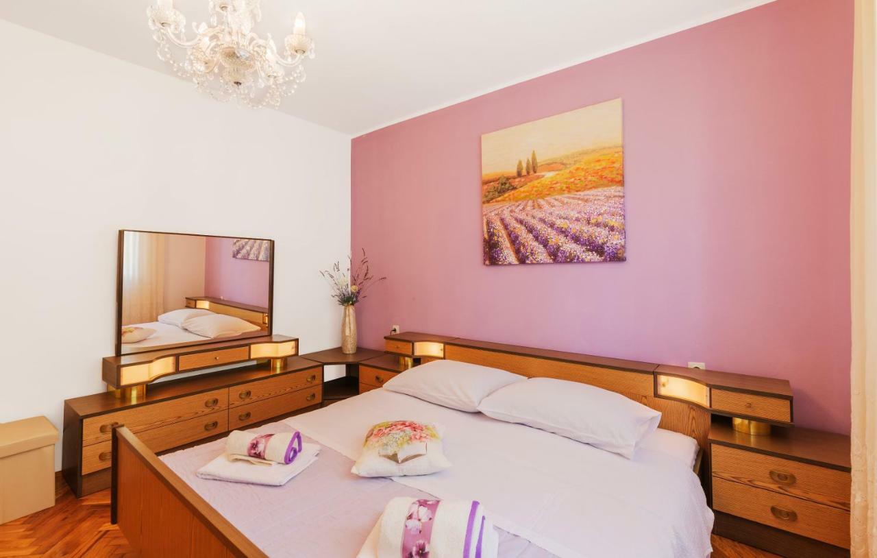 Two Bedroom Apartment, Nice Neighborhood, Free Parking, Wifi PUY 외부 사진