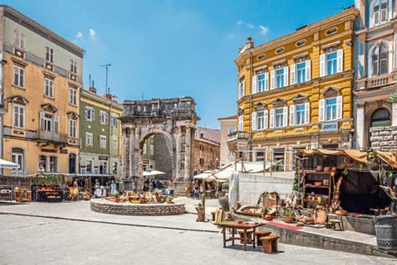 Two Bedroom Apartment, Nice Neighborhood, Free Parking, Wifi PUY 외부 사진